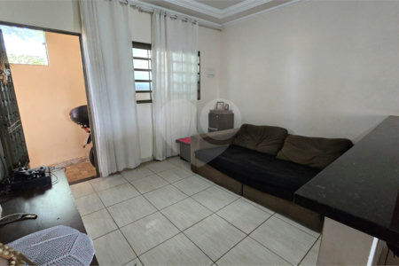 Casa à venda com 2 quartos, em Parque Dos Timburis, São Carlos, SP