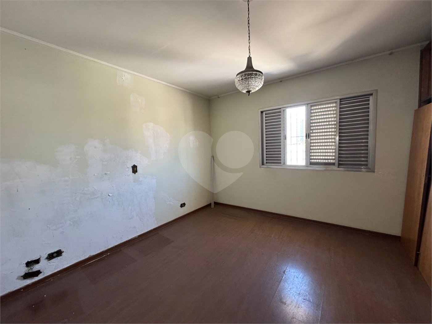 Casa à venda com 4 quartos, sendo 2 suítes,  em Vila Galvão, Guarulhos, SP