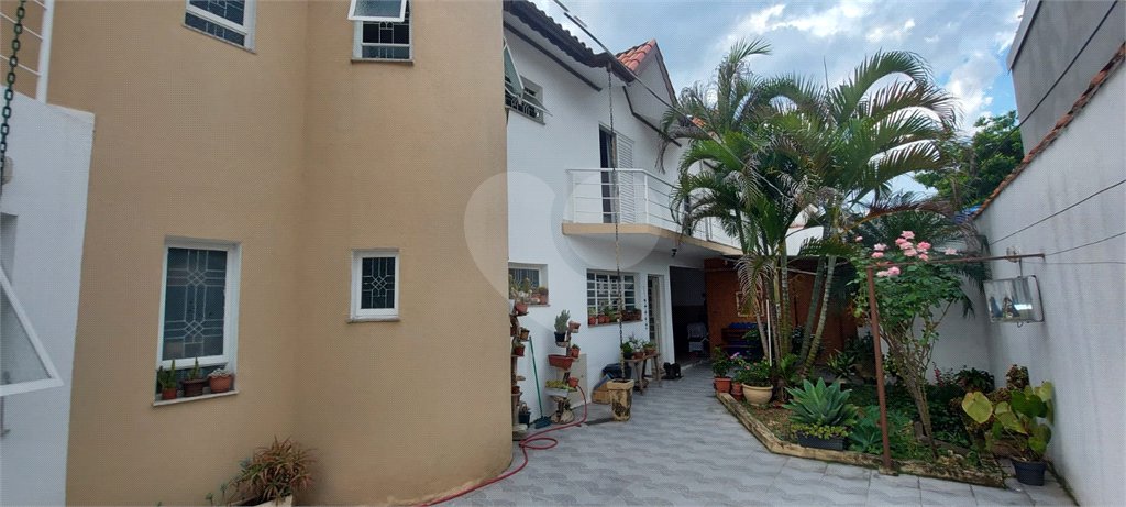 Sobrado à venda com 3 quartos, sendo 1 suíte,  em Vila Mogilar, Mogi das Cruzes, SP