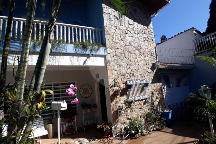 Sobrado à venda com 3 suítes em Horto Florestal, São Paulo, SP