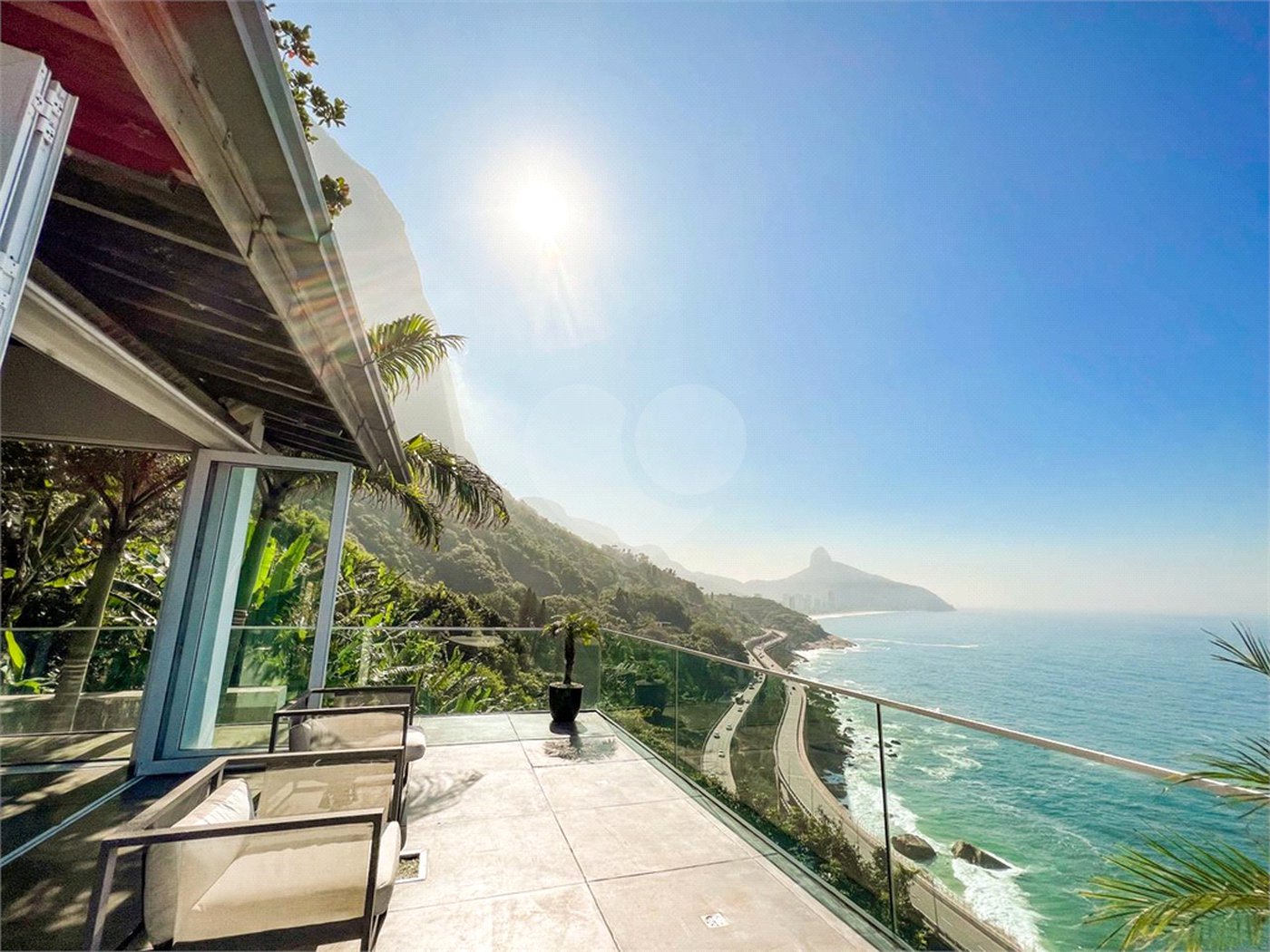 Casa à venda ou para alugar com 5 suítes em Joá, Rio de Janeiro, RJ