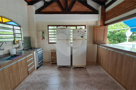 Casa à venda com 3 quartos, sendo 1 suíte, no condomínio Residencial Vale das Laranjeiras, Indaiatuba - SP