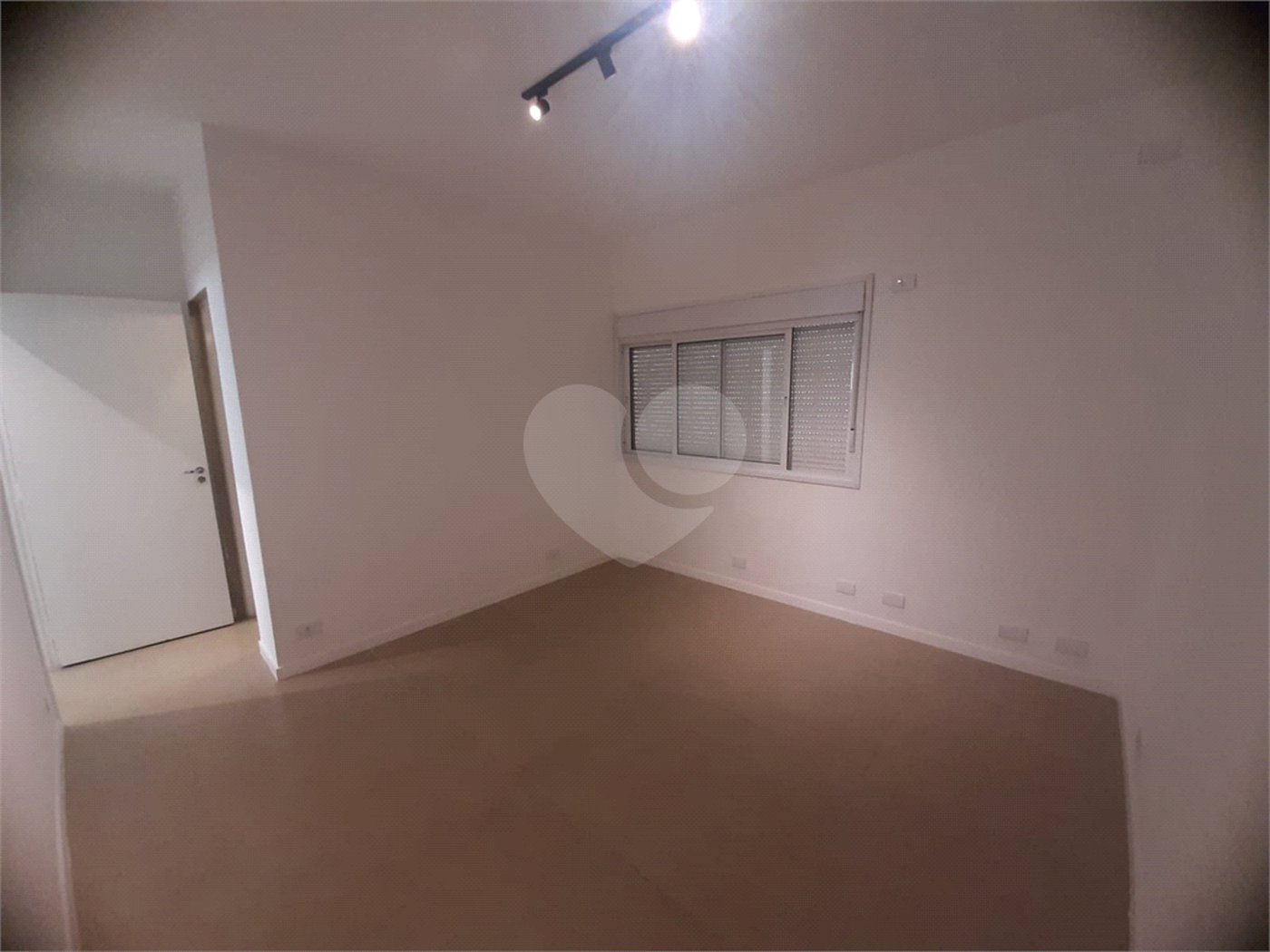 Casa Térrea à venda ou para alugar com 4 suítes em Jardim São Bento, São Paulo, SP