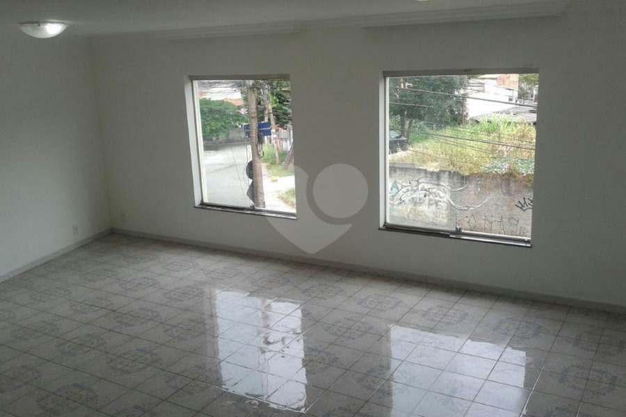 Sobrado à venda com 3 quartos, sendo 1 suíte, em Tremembé, São Paulo, SP
