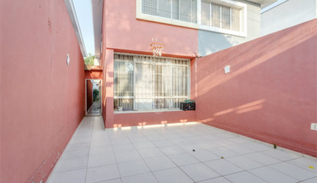 Sobrado à venda com 4 quartos, sendo 2 suítes,  em Jardim Marajoara, São Paulo, SP