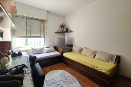 Apartamento à venda com 3 quartos, sendo 1 suíte, em Jardim das Acácias, São Paulo, SP