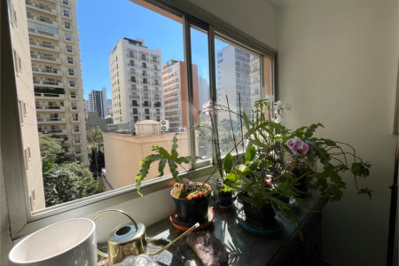 Apartamento à venda com 3 quartos, sendo 2 suítes,  em Jardim Paulista, São Paulo, SP