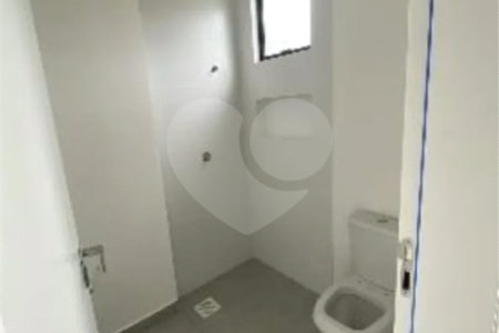Apartamento à venda com 4 suítes em Meia Praia, Itapema, SC