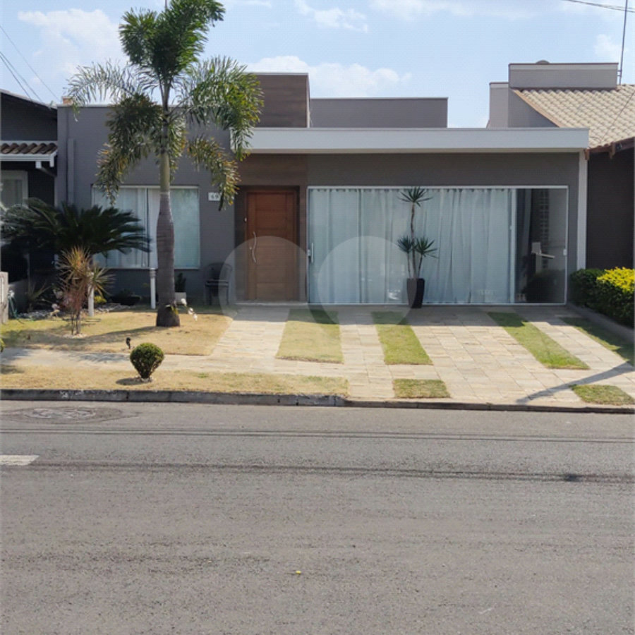 Casa à venda com 3 quartos, sendo 1 suíte, no condomínio Campos do Conde I, Paulínia - SP