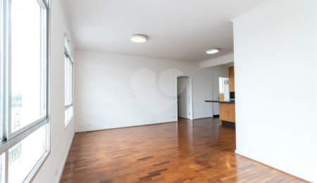 Apartamento à venda com 3 quartos, sendo 1 suíte,  em Vila Sofia, São Paulo, SP