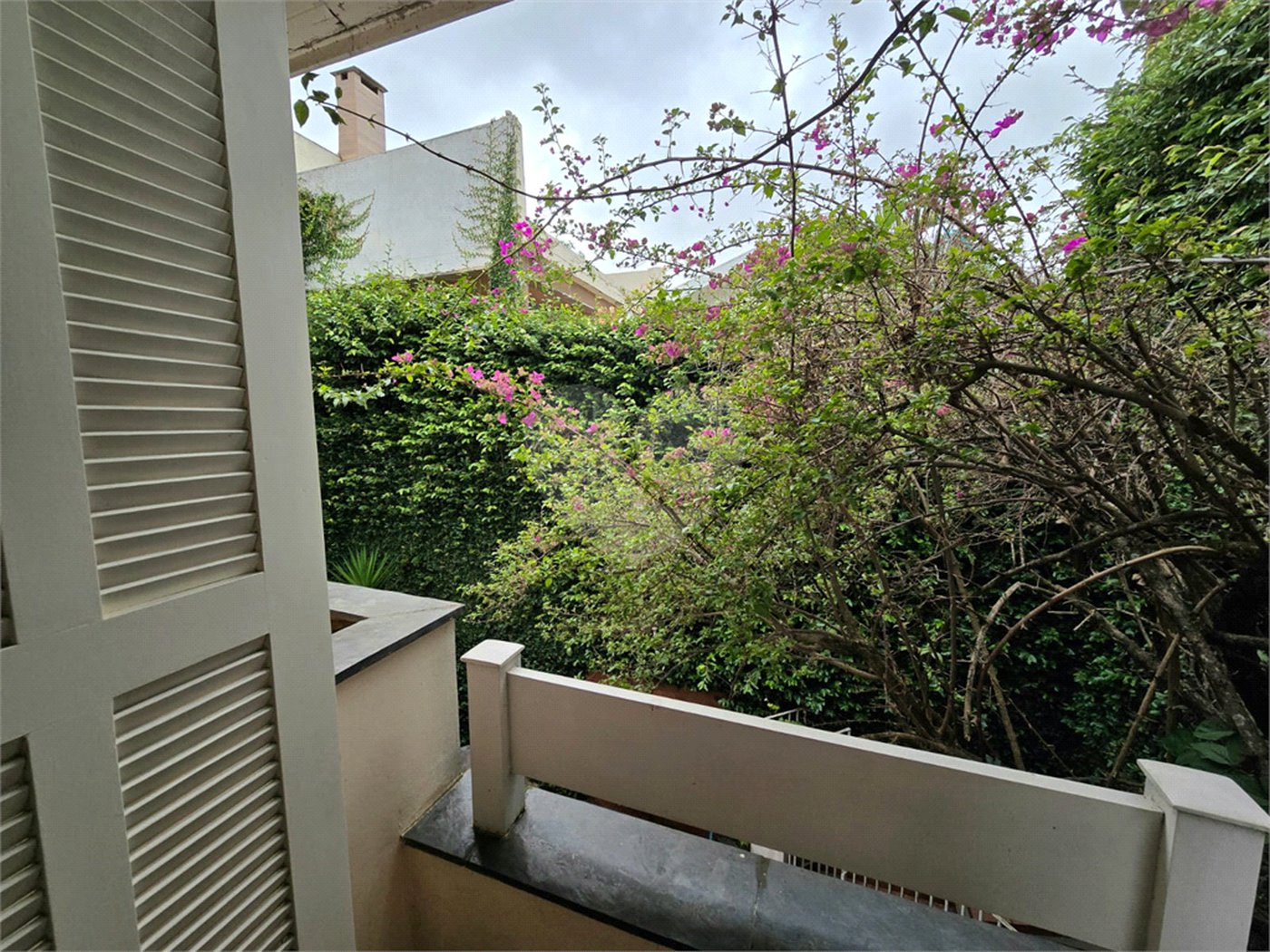 Sobrado à venda com 4 suítes em Tremembé, São Paulo, SP