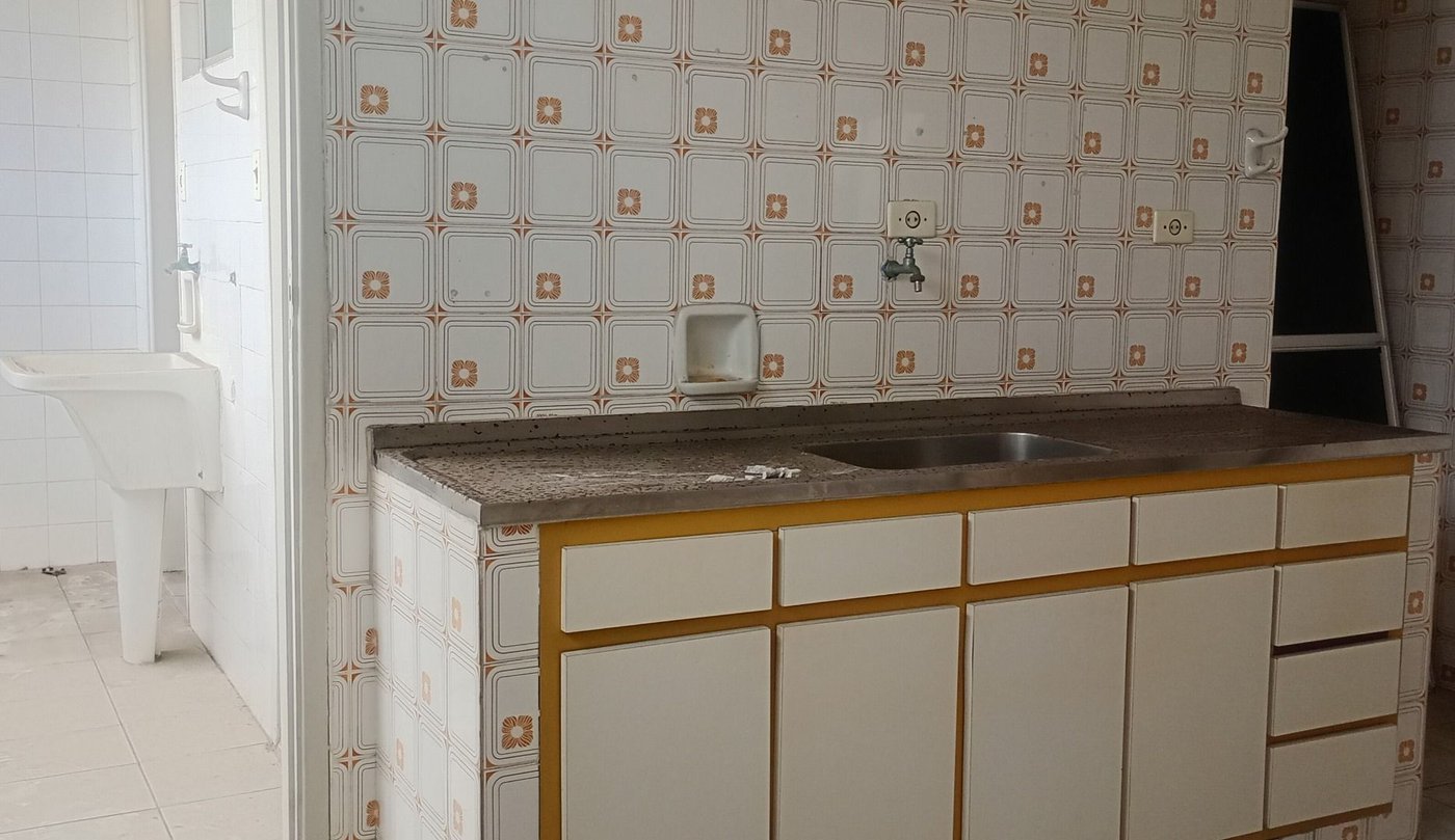 Apartamento com 3 dormitórios para alugar, 140 m² por R$ 3.850,00/mês - Itararé - São Vicente/SP