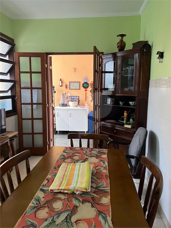 Casa à venda com 3 quartos, sendo 1 suíte, em Vila Mariana, São Paulo, SP