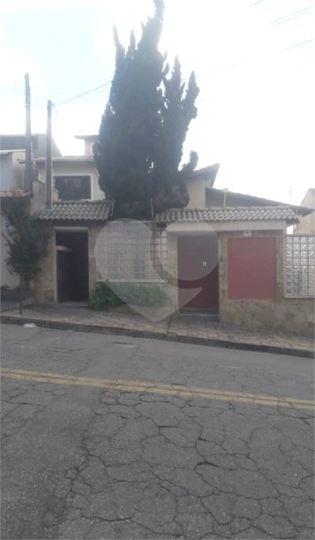 Casa à venda com 3 quartos, sendo 1 suíte,  em Vila Oliveira, Mogi das Cruzes, SP