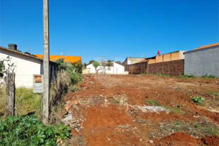 Casa à venda com 3 quartos em Parque das Hortências, Araraquara, SP