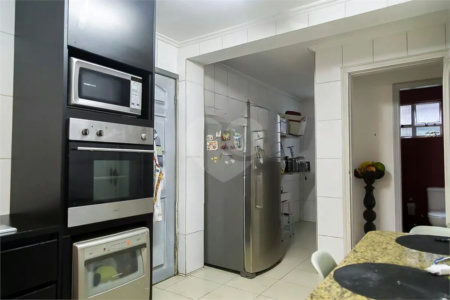 Casa à venda com 6 quartos, sendo 5 suítes,  em Vila do Encontro, São Paulo, SP