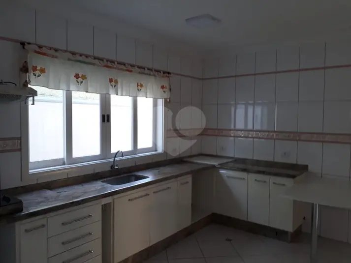 Casa à venda com 3 quartos, sendo 1 suíte, em Condomínio Residencial Terras do Caribe, Valinhos, SP
