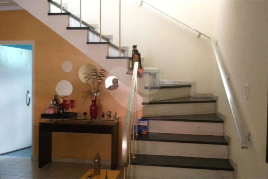 Sobrado à venda com 3 quartos, sendo 1 suíte,  em Parada Inglesa, São Paulo, SP