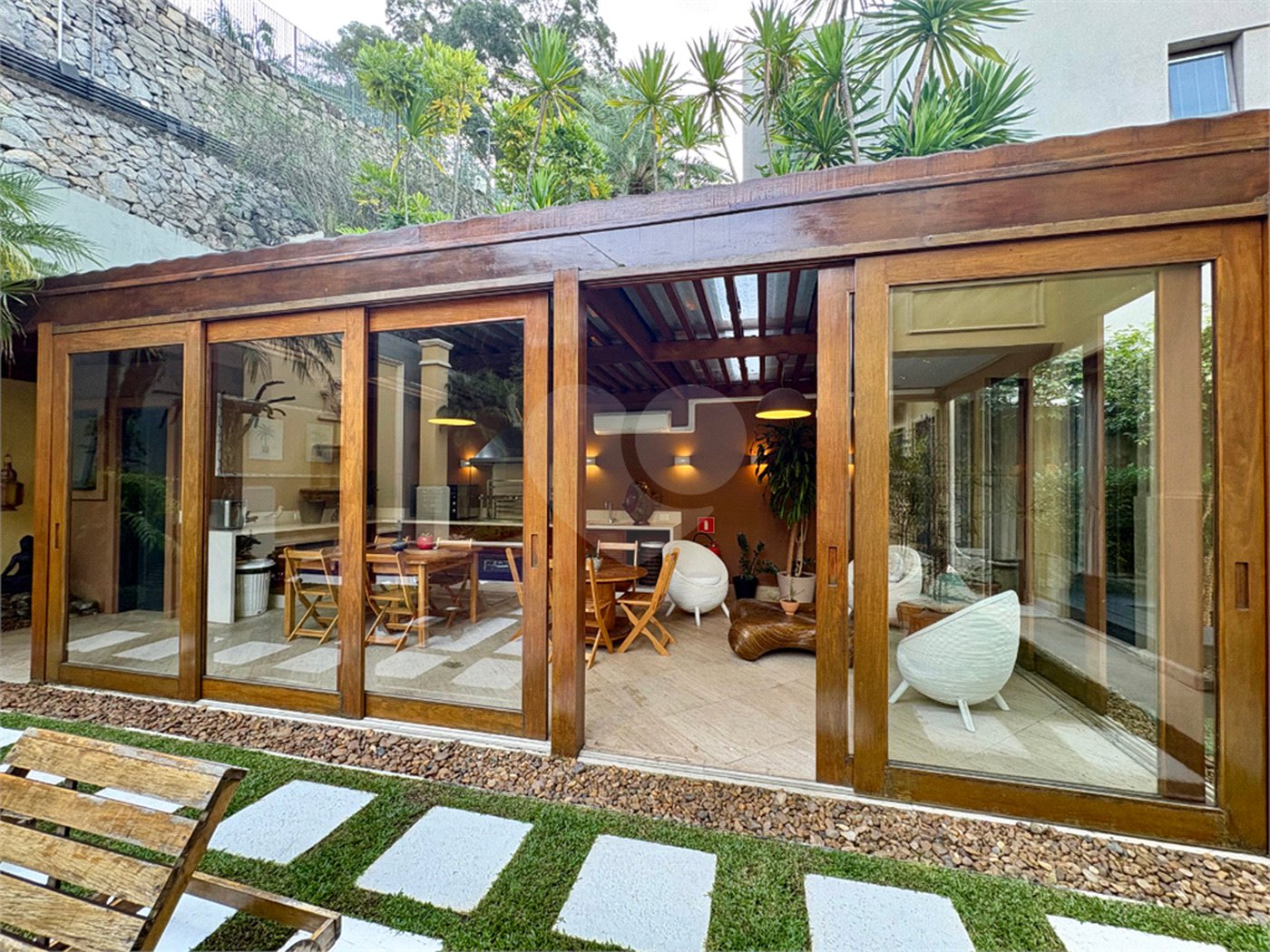 Casa à venda com 5 quartos, sendo 4 suítes, no condomínio Pignatari, São Paulo - SP