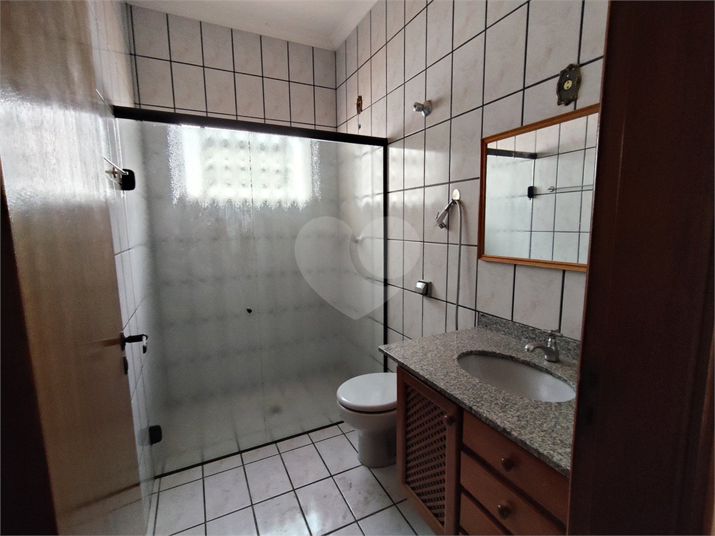 Casa para alugar com 4 quartos, sendo 1 suíte, em Vila Judite, Itapetininga, SP