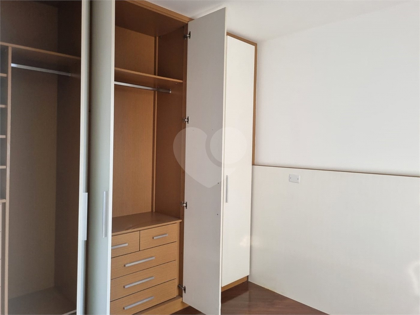 Loja à venda com 3 quartos, sendo 1 suíte,  em Vila Mariana, São Paulo, SP