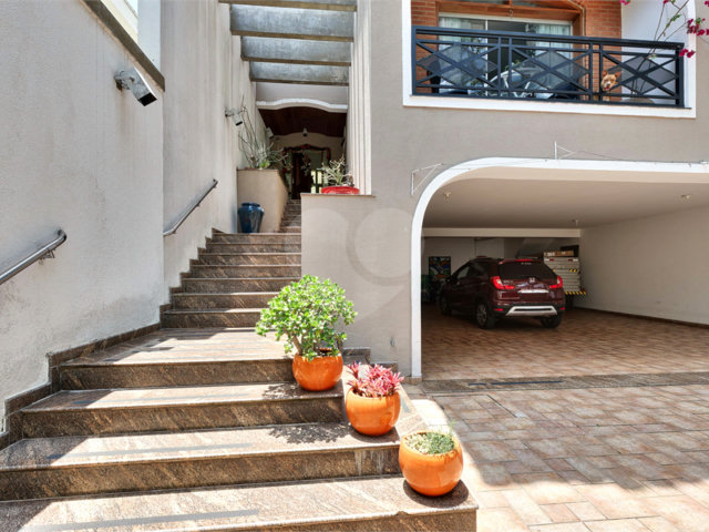 Casa à venda com 5 quartos, sendo 4 suítes,  em Alto da Boa Vista, São Paulo, SP