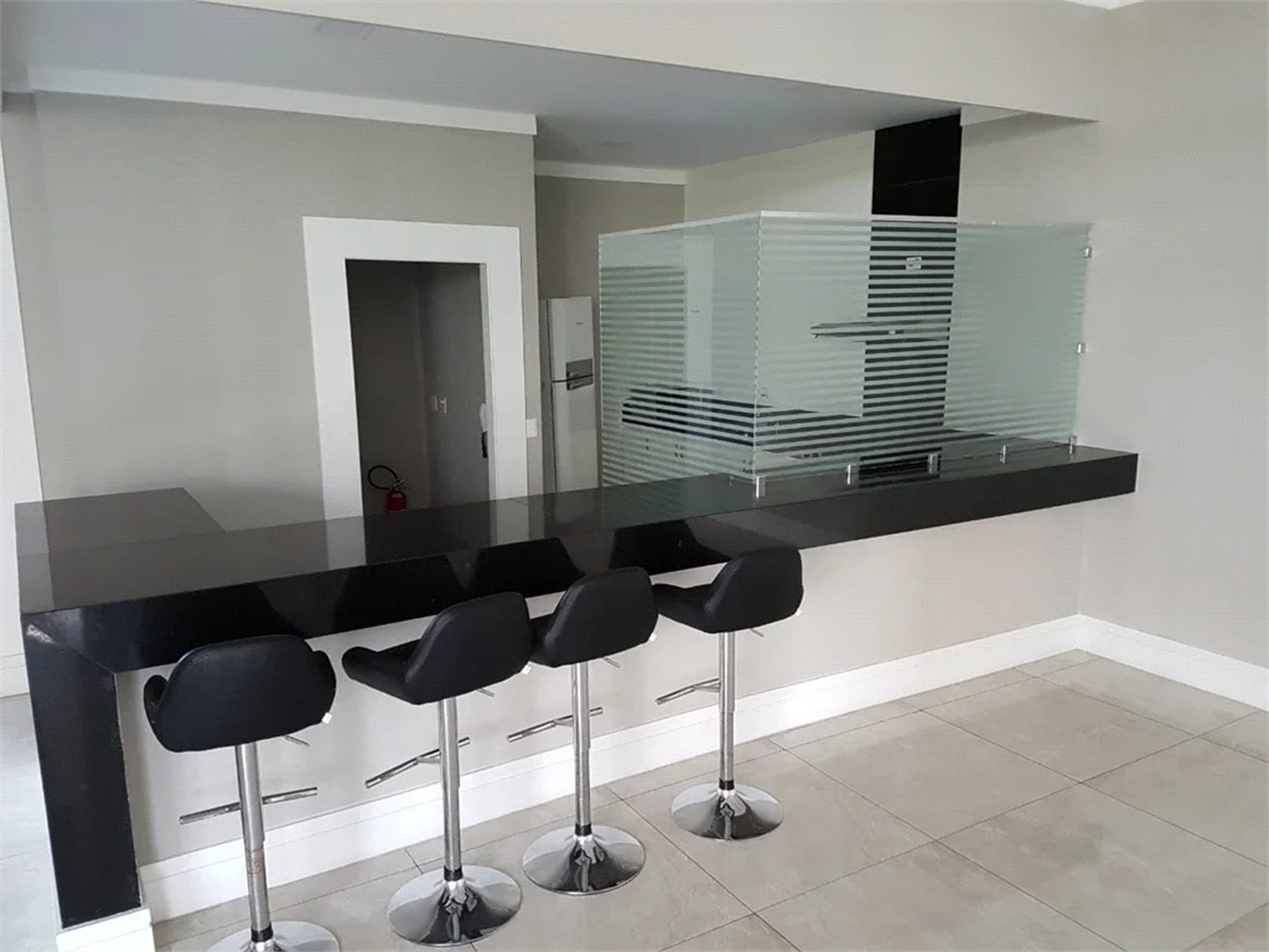 Apartamento à venda com 3 suítes em Jardim Londrina, São Paulo, SP