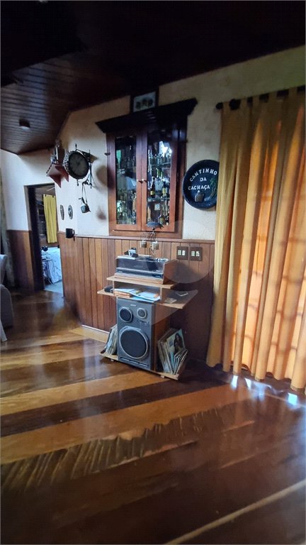 Casa à venda com 4 quartos, sendo 2 suítes, no condomínio Aruã Eco Park, Mogi das Cruzes - SP