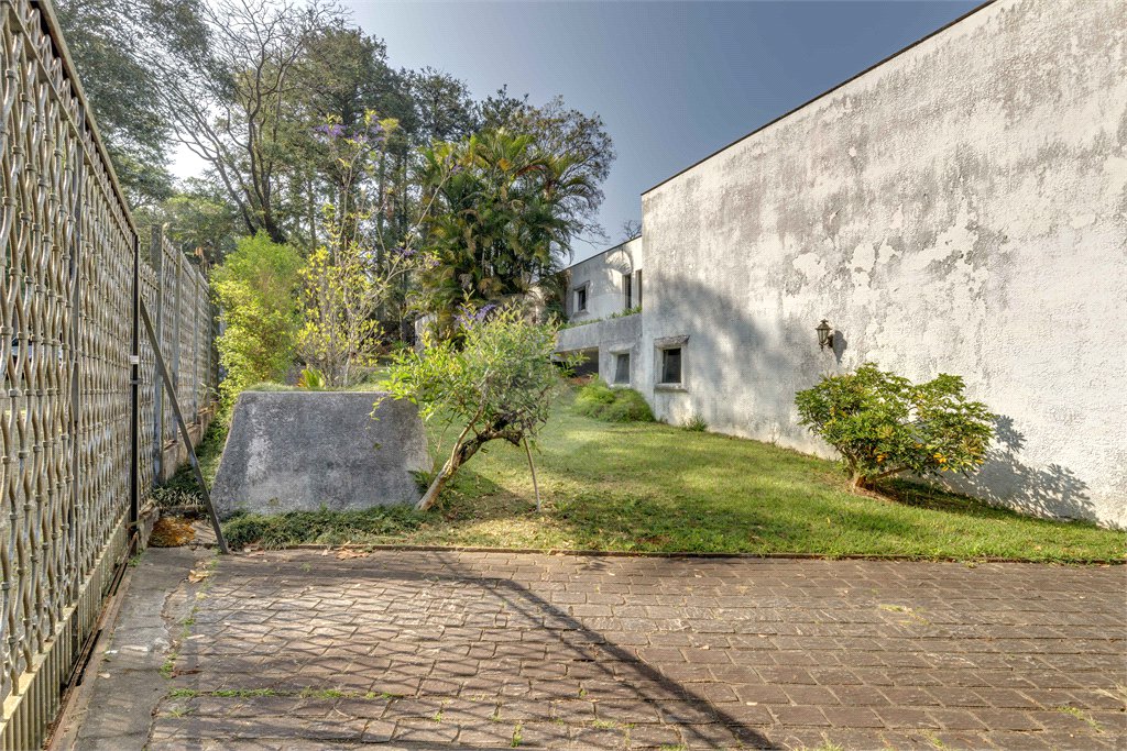 Casa à venda com 4 suítes no condomínio Chácara Flora, São Paulo - SP