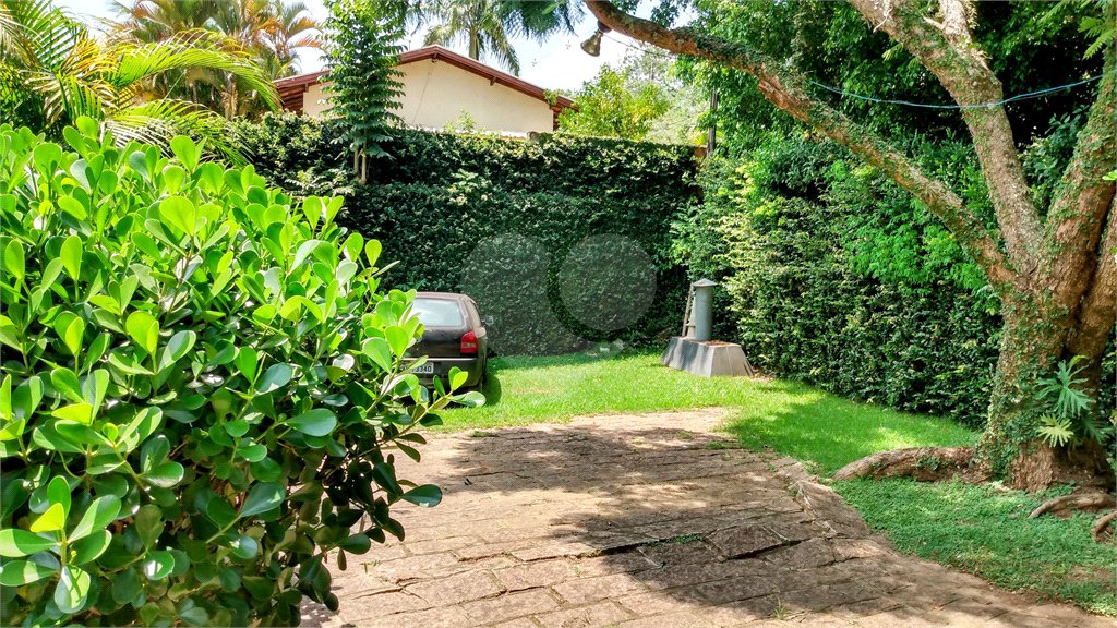 Casa à venda com 4 quartos, sendo 1 suíte, no condomínio Residencial Vale das Laranjeiras, Indaiatuba - SP