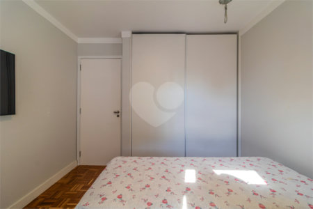 Apartamento à venda com 3 quartos, sendo 1 suíte, em Moema, São Paulo, SP
