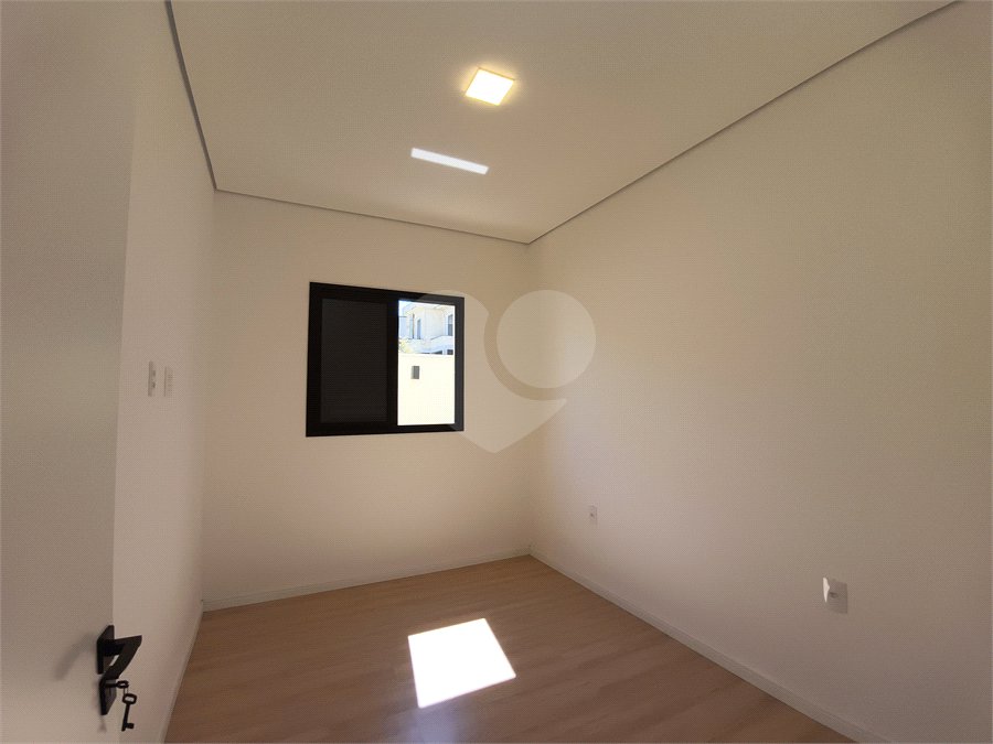 Casa à venda com 3 quartos, sendo 1 suíte, no condomínio Residencial Villagio Wanel, Sorocaba - SP