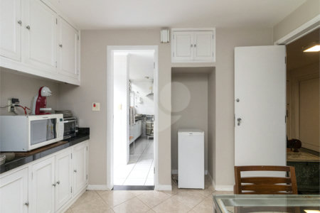 Casa à venda com 3 quartos, sendo 2 suítes, em Alto de Pinheiros, São Paulo, SP