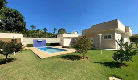 Casa à venda com 4 suítes no condomínio Ipê Velho, Vinhedo - SP