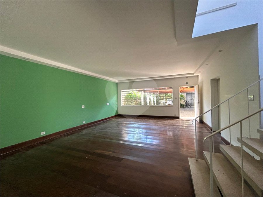 Sobrado à venda ou para alugar com 4 quartos, sendo 1 suíte, em Santo Amaro, São Paulo, SP