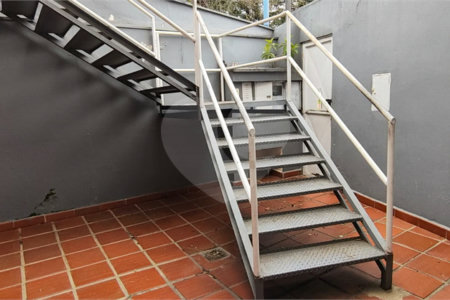 Sobrado à venda com 5 quartos, sendo 2 suítes, em Vila Trujillo, Sorocaba, SP