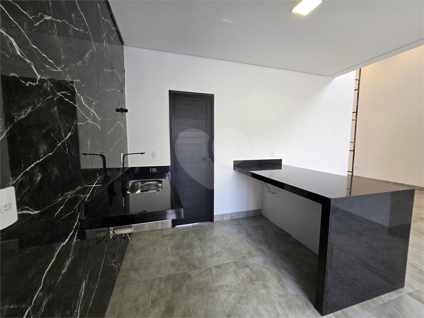 Casa à venda com 3 quartos, sendo 1 suíte, no condomínio Reserva Ipanema I, Sorocaba - SP