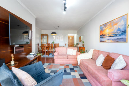 Apartamento à venda com 3 quartos, sendo 1 suíte, em Campo Belo, São Paulo, SP