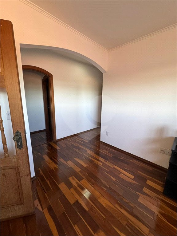 Sobrado à venda com 4 quartos, sendo 1 suíte,  em Jardim Santa Rosa, Araraquara, SP