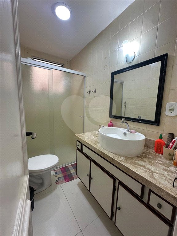 Apartamento à venda com 3 quartos, sendo 1 suíte, em Passagem, Cabo Frio, RJ