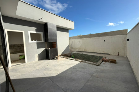 Casa à venda com 3 quartos, sendo 1 suíte, em Nova São Pedro, São Pedro da Aldeia, RJ