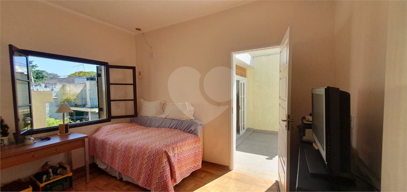 Sobrado à venda com 4 quartos, sendo 2 suítes, em Granja Julieta, São Paulo, SP