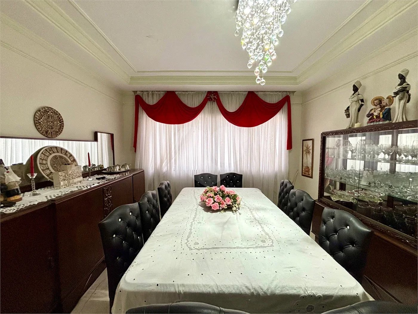 Casa à venda com 4 quartos, sendo 3 suítes, no condomínio Tremembé, São Paulo - SP