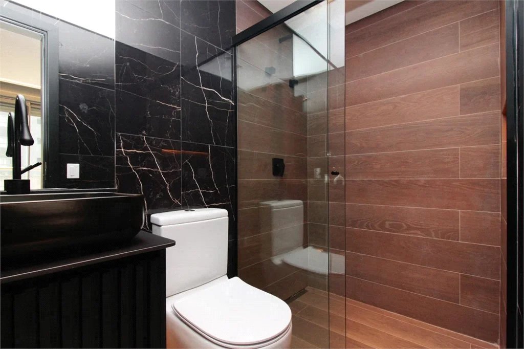 Apartamento à venda ou para alugar com 3 quartos, sendo 1 suíte,  em Jardim das Acácias, São Paulo, SP