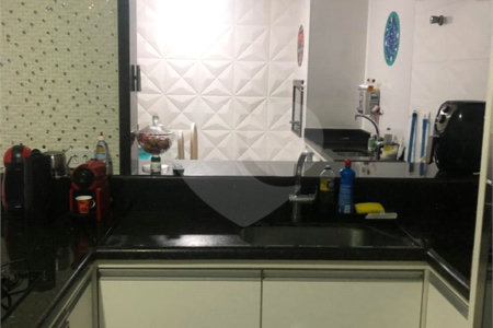 Casa à venda com 3 quartos, sendo 1 suíte, no condomínio Residencial Sabará, São Paulo - SP