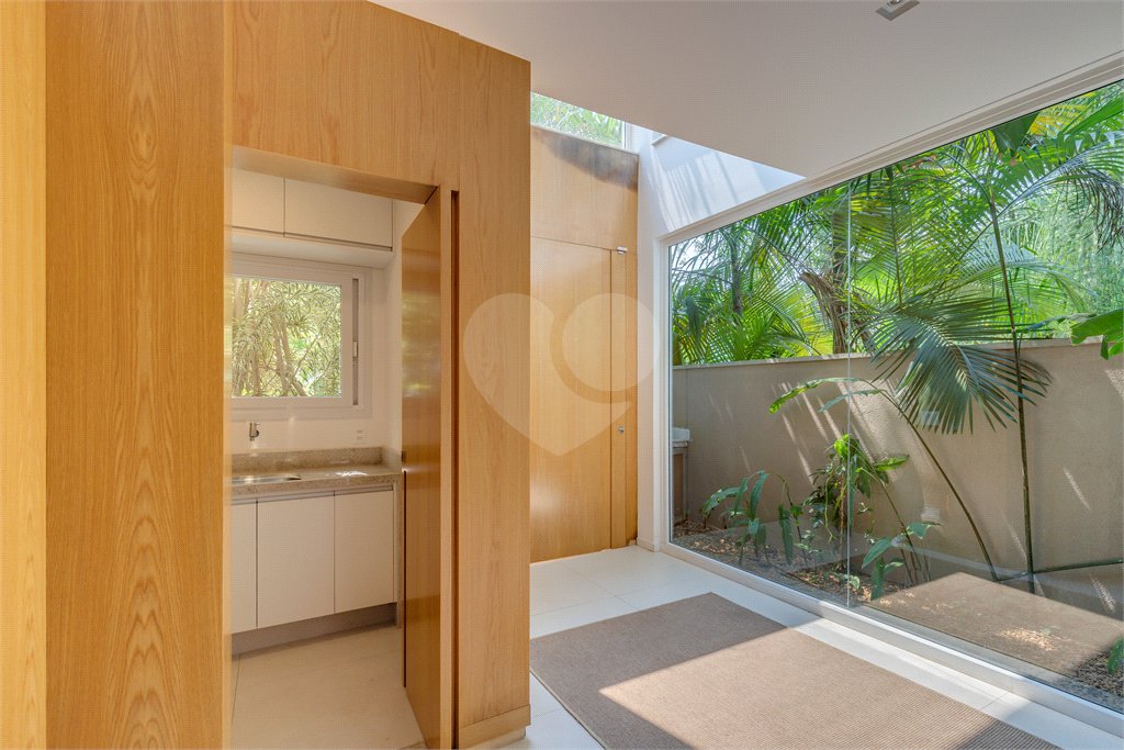 Casa à venda com 3 suítes no condomínio Residencial Canumã, São Paulo - SP
