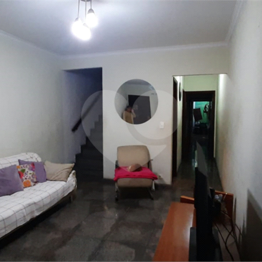 Sobrado à venda com 3 quartos, sendo 1 suíte, em Jardim Regina, São Paulo, SP