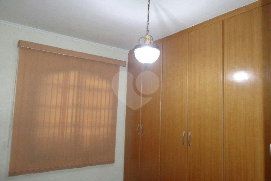 Sobrado à venda com 4 quartos, sendo 1 suíte, em Jardim Floresta, São Paulo, SP