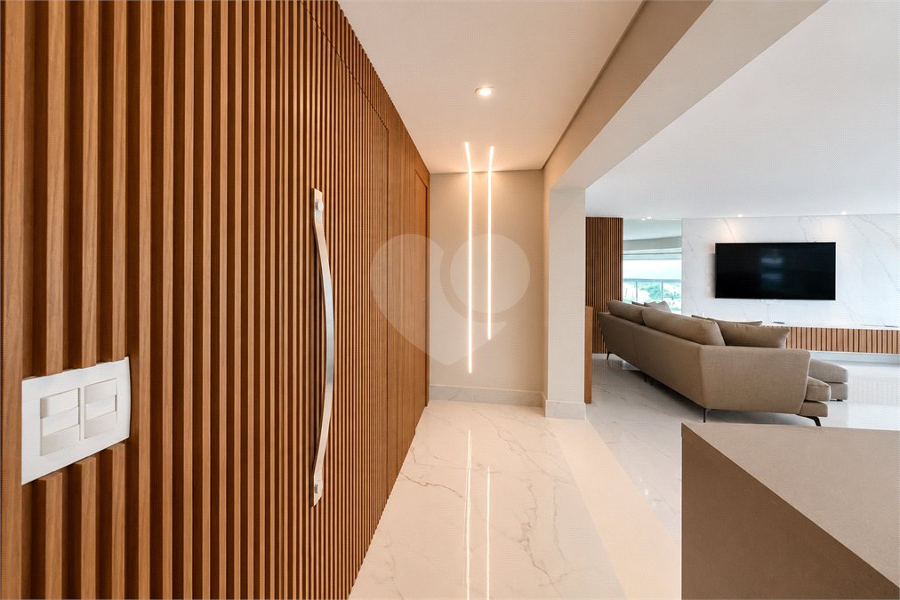Apartamento à venda com 5 suítes em Parque Enseada, Guarujá, SP