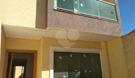 Sobrado à venda com 3 suítes em Chora Menino, São Paulo, SP